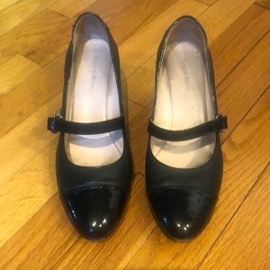 Taryn Rose woman’s wedge heels 8.5M black leather and patent. Nearly new